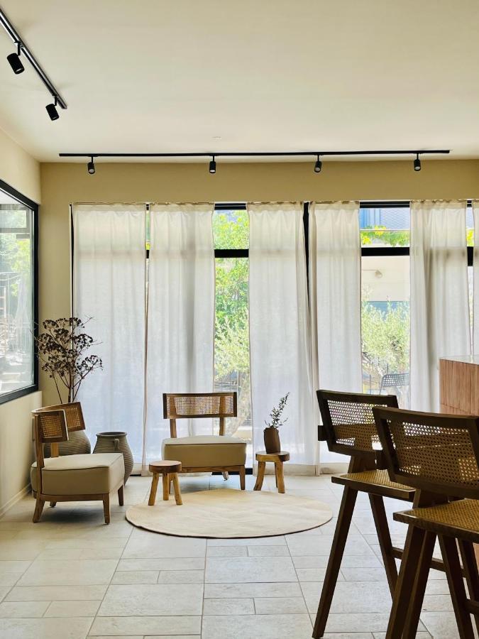 Thymises Boutique Hotel カコペトリア エクステリア 写真